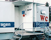 Kleiner Toilettenwagen